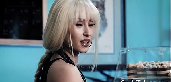 How Musicians Deflower Virgin Fans- Dixie Lynn
